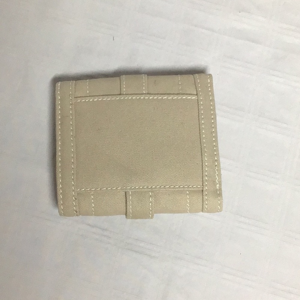 Aeropostale tan wallet - Picture 2 of 8